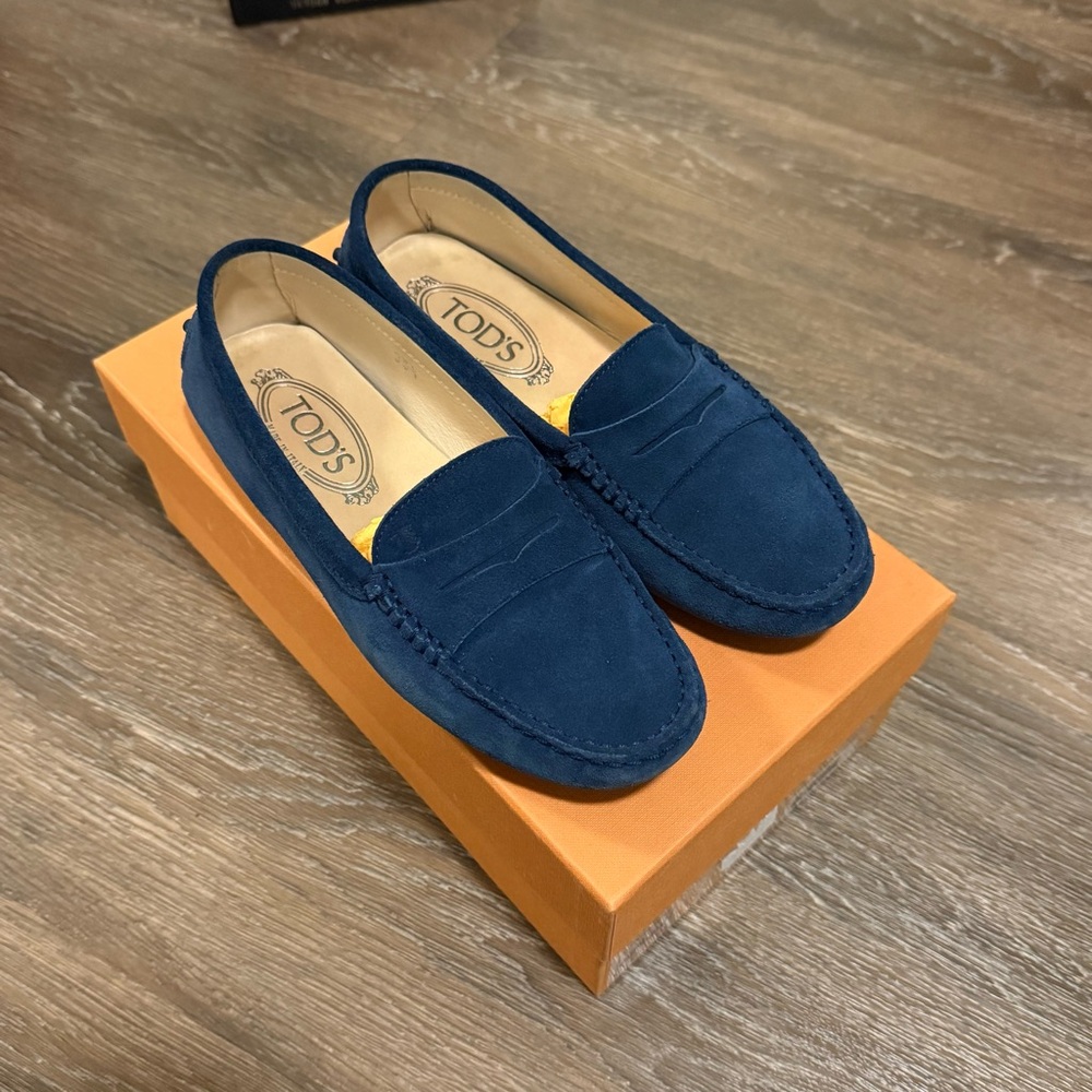 Tod’s Gommino loafers  Size 35 1/2